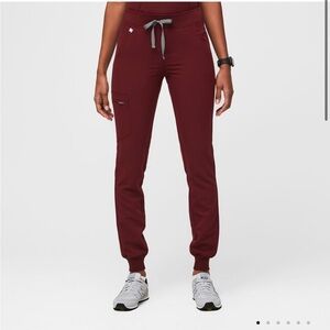 FIGS Zamora Jogger Scrubs - Burgundy, SMALL